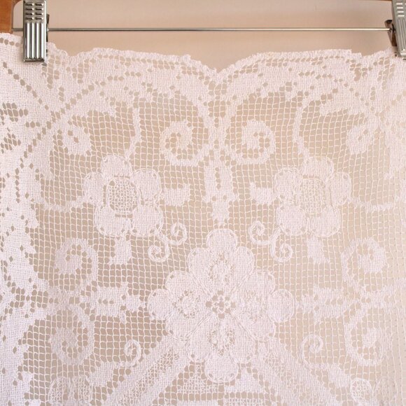 Vintage Table Runner, Small Ivory Lace Tablecloth Or Topper - Picture 5 of 10